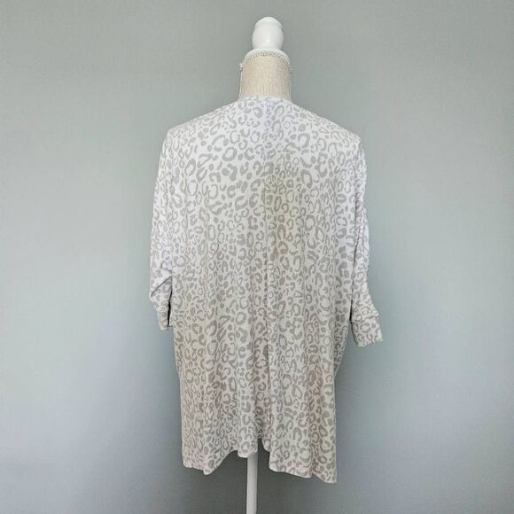 3/$15 Laurie Felt Modal Dolman Sleeve Relaxed Top in Grey Leopard Size XS/S - Picture 2 of 6